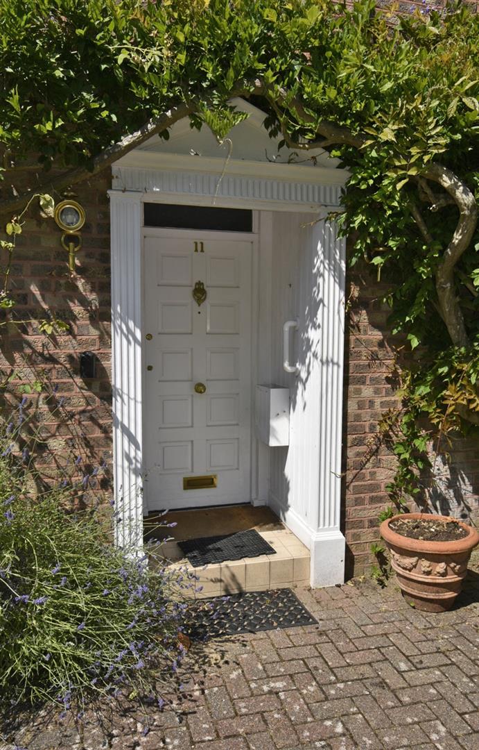 A PORT FRONT DOOR NE